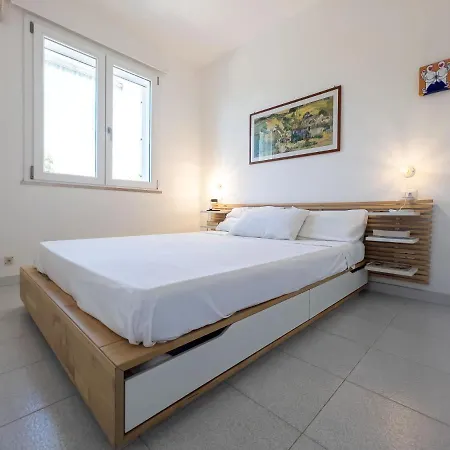 Semesterbostad Valentina Panoramic Seaside House *